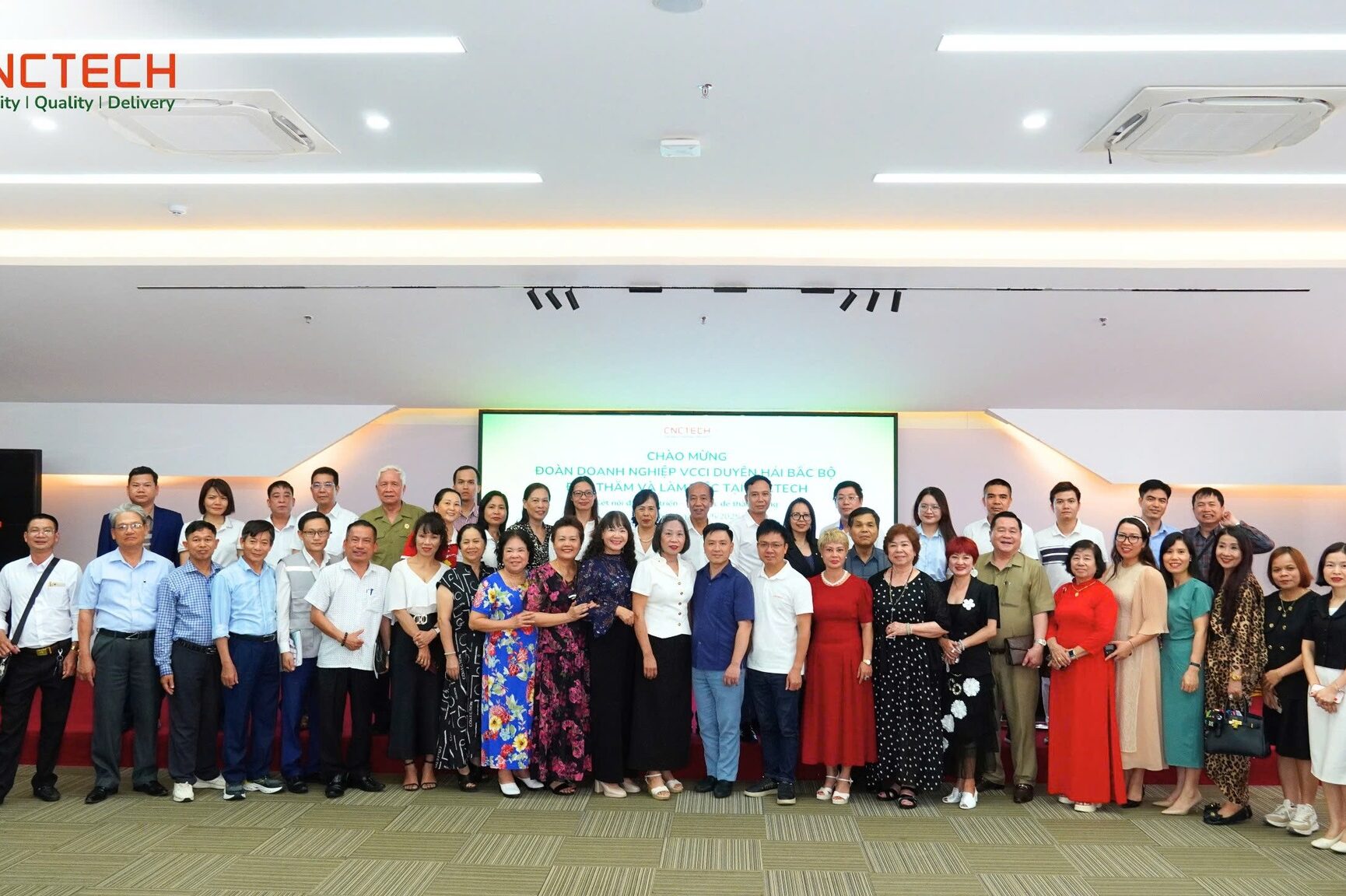 CNCTech chào đón các doanh nghiệp thuộc VCCI Duyên hải Bắc Bộ đến thăm và làm việc
