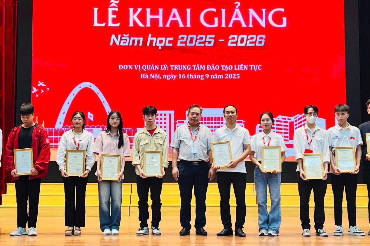 CNCTech đồng trao học bổng cho sinh viên Trường Đại học Bách Khoa Hà Nội năm học 2024-2025